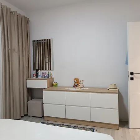 Lungomare Beach Apartments2 Polisi i Vogel